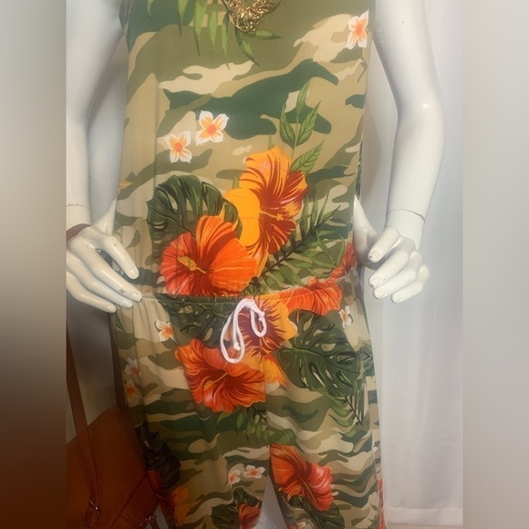 STRAPLESS Tropical Jumpsuit - Picture 3 of 12